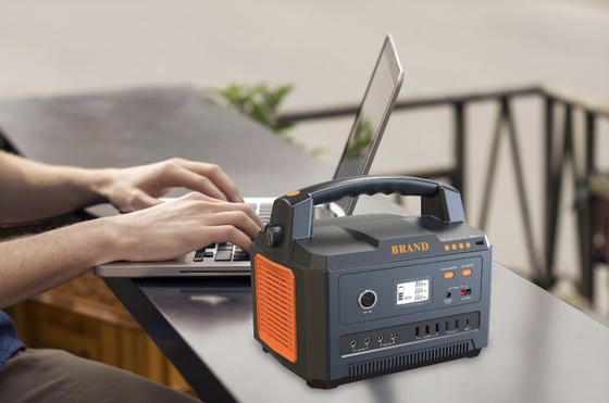 Ici, une centrale électrique portable extérieure de R1000 907Wh