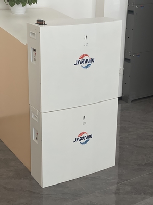 Jarwin Utilisation à domicile 5.12kwh Système de stockage d'énergie Solution de batterie 81kg tout en un avec onduleur
