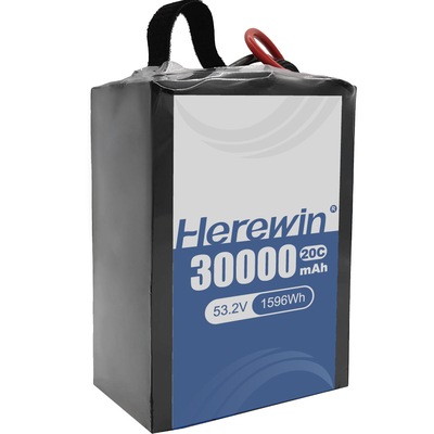 30000mAh Capacité ici dans la batterie à semi-solide 14S 53.2V pour une charge rapide et une conception légère